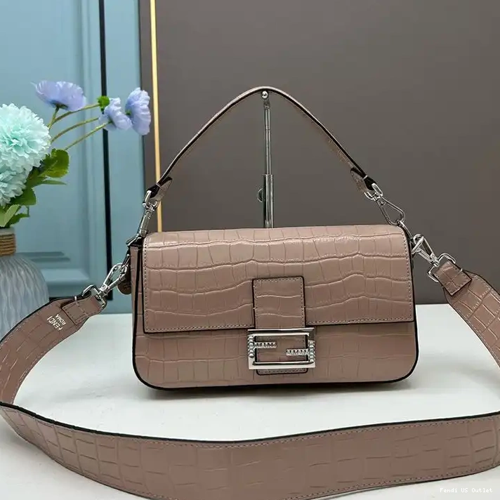 HOT Medium Fendi Bag Crocodile Apricot Leather In Re-Edition Baguette 0323